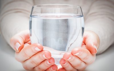 ¿Residuos blancos en la jarra? ¿restos de cal?